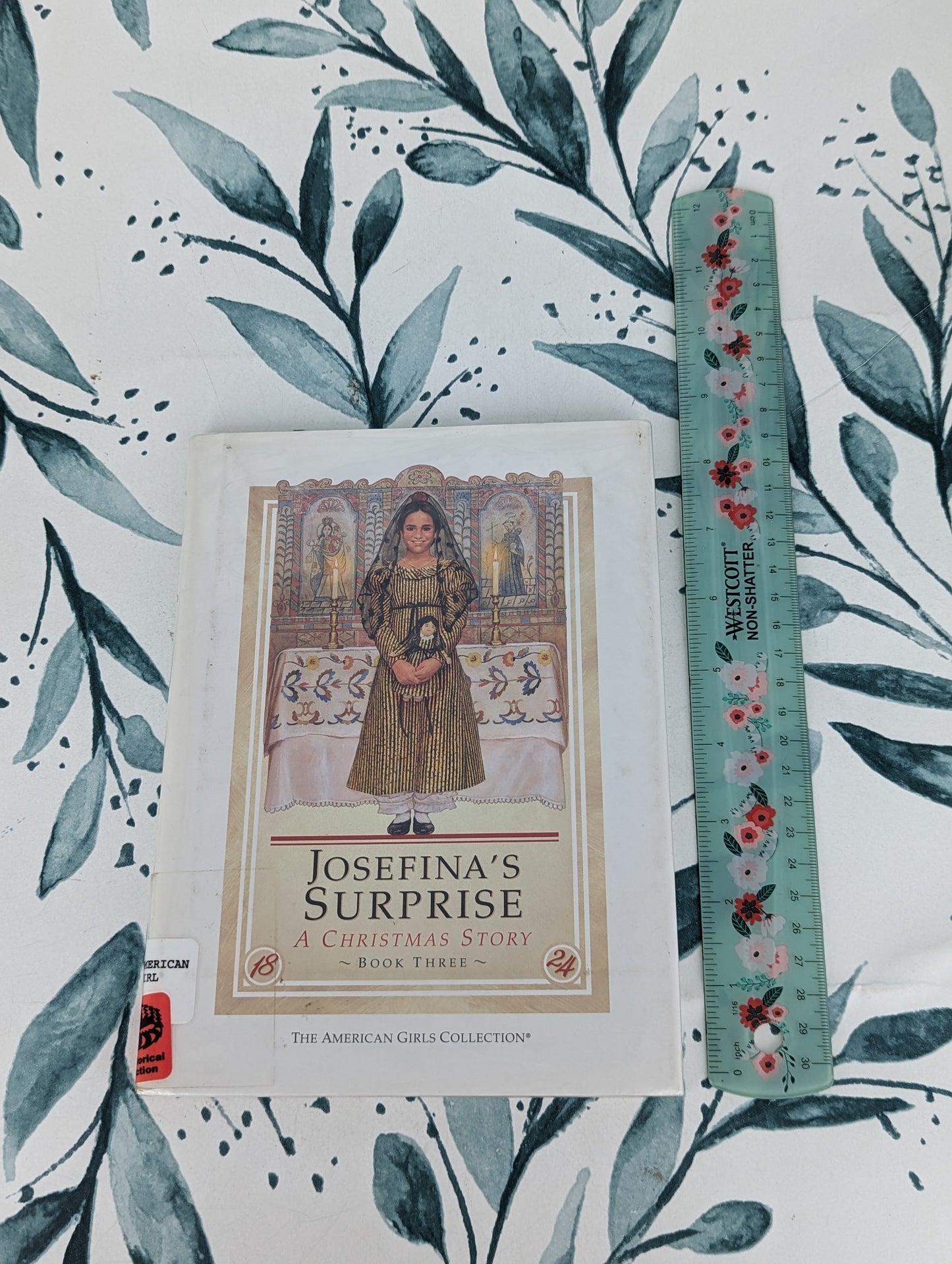 Josefina's Surprise: A Christmas Story (Book 3)